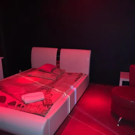 Paradise-pokoje Nad Klubem Nocnym * Tychy